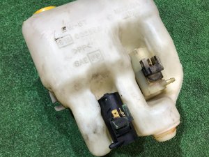 Depósito del limpiaparabrisas SUBARU FORESTER OEM 86610FC000 SF9, SF5 1998 EJ254 AT