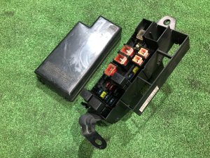 Caja de fusibles SUBARU FORESTER OEM 82231FC002 SF9, SF5 1998 EJ254 AT
