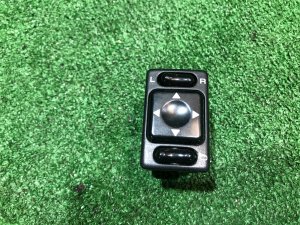 กล่องควบคุมกระจกมองข้าง 83071FC000 SUBARU FORESTER