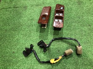 กล่องควบคุมกระจกไฟฟ้า дерево 83081FC021, 83081FC100 SUBARU FORESTER