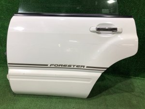 Puerta trasera izquierda SUBARU FORESTER OEM 61401FC013 SF9, SF5 1998 White 51E