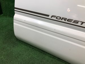 Puerta trasera izquierda SUBARU FORESTER OEM 61401FC013 SF9, SF5 1998 White 51E