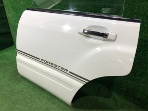 Puerta trasera izquierda SUBARU FORESTER OEM 61401FC013 SF9, SF5 1998 White 51E