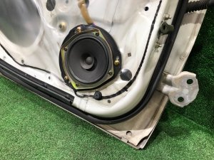 Puerta trasera izquierda SUBARU FORESTER OEM 61401FC013 SF9, SF5 1998 White 51E
