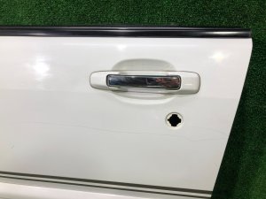 Puerta delantera izquierda SUBARU FORESTER OEM 61101FC012 SF9, SF5 1998 White 51E