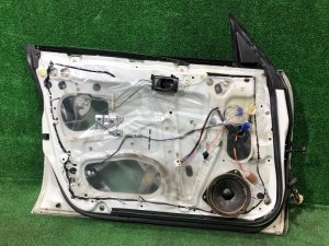 Puerta delantera izquierda SUBARU FORESTER OEM 61101FC012 SF9, SF5 1998 White 51E