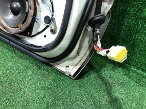 Puerta delantera izquierda SUBARU FORESTER OEM 61101FC012 SF9, SF5 1998 White 51E