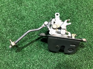 Fecho da porta da bagageira SUBARU FORESTER OEM 60311FC000 SF9, SF5 1998 White 51E