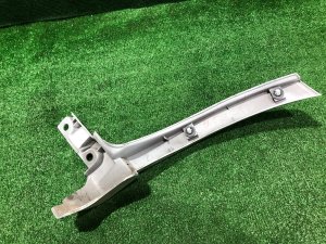 Friso do guarda-lamas traseiro direito SUBARU FORESTER OEM 91057FC260 SF9, SF5 1998 White 51E