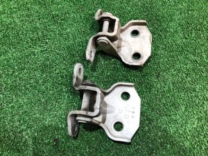 Bisagras de la puerta delantera izquierda SUBARU FORESTER OEM 61220FA000, 61220FA010 SF9, SF5 1998 White 51E