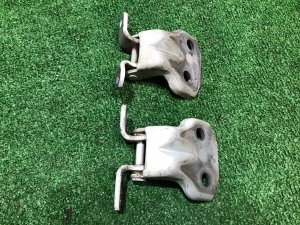 Bisagras de la puerta delantera izquierda SUBARU FORESTER OEM 61220FA000, 61220FA010 SF9, SF5 1998 White 51E