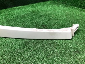 Listón de sujeción del faro derecho SUBARU FORESTER OEM 57112FC000WG SF9, SF5 1998 White 51E