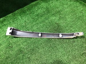 Listón de sujeción del faro derecho SUBARU FORESTER OEM 57112FC000WG SF9, SF5 1998 White 51E