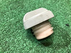 フューエルキャップ SUBARU FORESTER OEM 42032FA000 SF9, SF5 1998 White 51E