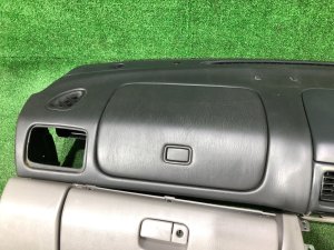 ダッシュボード SUBARU FORESTER OEM 66040FC000OE SF9, SF5 1998 White 51E
