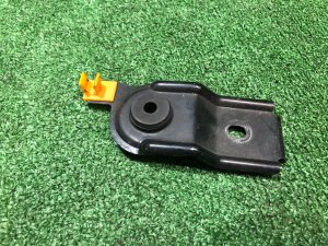 Держатель палки капота 2 части SUBARU FORESTER OEM 57255AA000, 57255FA020 SF9 1999 White 51E