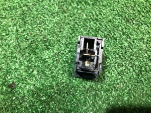 สวิตช์ HOLD SUBARU FORESTER OEM 83243FA040 SF9 1999 EJ254 AT