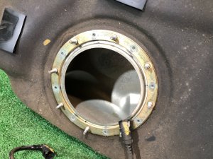 Бензобак вмятина SUBARU LEGACY OEM 42012AG011 BP5 2004 EJ20X AT