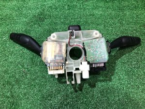Mando de columna de dirección SUBARU LEGACY OEM 83111AG651 BP5 2004 EJ20X AT