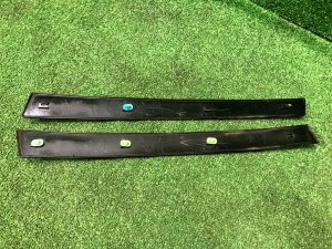 Frisos laterais SUBARU LEGACY OEM 63563AG000, 63563AG010 BP5 2004 BLACK 32J