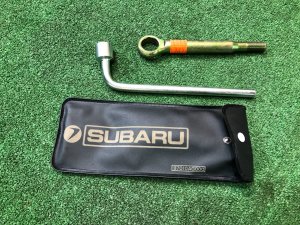 ชุดเครื่องมือ крюк 97010AG000 SUBARU LEGACY