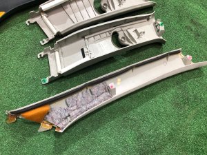 แผงบุเสา SUBARU LEGACY OEM 94010AG030OR BP5 2004 BLACK 32J