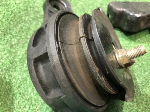 Engine mounts SUBARU LEGACY OEM 41022AG110, 41022AG120 BP5 2004 EJ20X AT