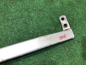 Barra estabilizadora de torretas sti нижняя SUBARU LEGACY OEM 12345678 BP5 2004 EJ20X AT