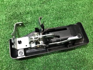 Puxador da tampa do depósito SUBARU LEGACY OEM 57345AG000, 57346AG011 BP5 2004 BLACK 32J