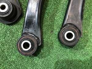 Brazos de suspensión traseros STI SUBARU LEGACY OEM 20250AG030, 20250AG040, 20250AE010, 20250AG000 BP5 2004 EJ20X AT