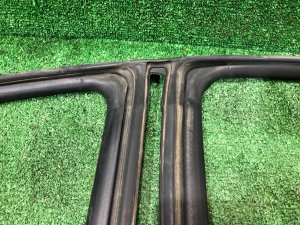 Junta de puerta izquierda SUBARU LEGACY OEM 63521AG010 BP5 2004 BLACK 32J