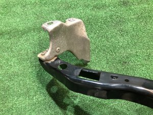 Крепление фары левое SUBARU LEGACY OEM 57707AG070 BP5 2004 BLACK 32J