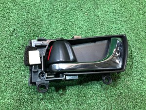 มือเปิดประตูหน้าซ้าย 61051AG010JC SUBARU LEGACY