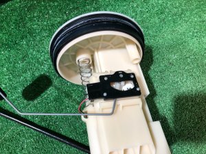 油位传感器 SUBARU LEGACY OEM 42081YC001 BR9 BRG BRM 2011 EJ255