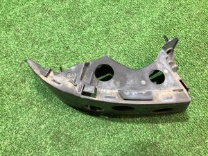 左后保险杠支架 под стопом SUBARU LEGACY OEM 57707AJ130 BR9 BRG BRM 2011 White Pearl 37J