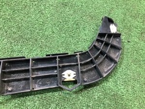 Soporte izquierdo del parachoques trasero SUBARU LEGACY OEM 57707AJ010 BR9 BRG BRM 2011 White Pearl 37J