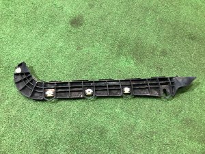 Крепление заднего бампера правое 57707AJ000 SUBARU LEGACY