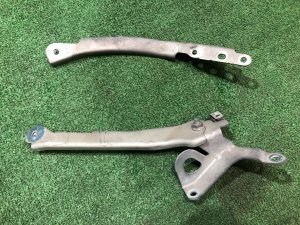 Крепление Интеркулера 21885AA370, 21885AA360 SUBARU LEGACY
