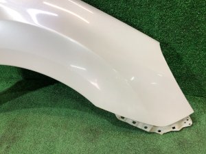 Guarda-lamas dianteiro direito SUBARU LEGACY OEM 57120AJ0209P BR9 BRG BRM 2011 White Pearl 37J