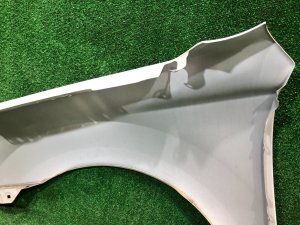 Guarda-lamas dianteiro direito SUBARU LEGACY OEM 57120AJ0209P BR9 BRG BRM 2011 White Pearl 37J