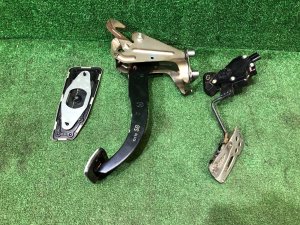 แป้นเหยียบ SUBARU LEGACY OEM 36010AG120, 36012AJ030 BR9 BRG BRM 2011 White Pearl 37J