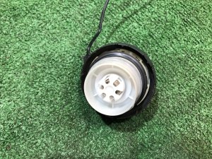 油箱盖 оригинал SUBARU LEGACY OEM 42031YC001 BR9 BRG BRM 2011 White Pearl 37J