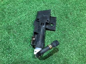 หัวฉีดน้ำล้างไฟหน้าขวา 86636AJ170 SUBARU LEGACY