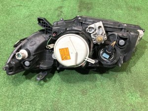 右ヘッドライト SUBARU LEGACY OEM 84001AG340 BP5 2007