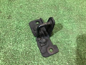 Петля капота SUBARU LEGACY OEM 57311AE000 BH5 2002