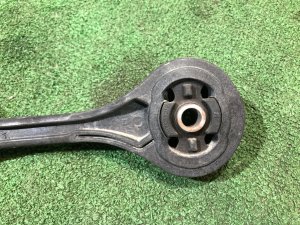 Soporte de la caja de cambios automática SUBARU WRX STI OEM 41040FE000 VAB 2015 EJ20Y MT6