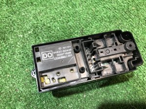 Window control module DAIHATSU TANTO OEM 84820-B2440 LA600S 2017 KF