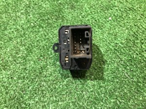 กล่องควบคุมกระจกมองข้าง DAIHATSU TANTO OEM 84820B2440 LA600S 2017 KF