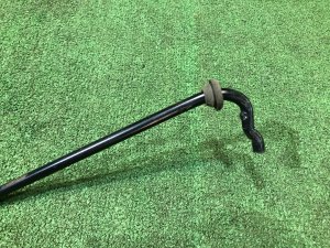 Держатель капота SUBARU LANCASTER OEM 57251AE000 BHE 2000 Beige 8L5