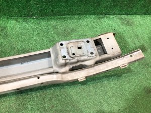 Refuerzo del parachoques delantero SUBARU LANCASTER OEM 57711AE150 BHE 2000